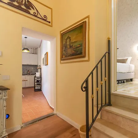 Palazzo Guelfa Apartment